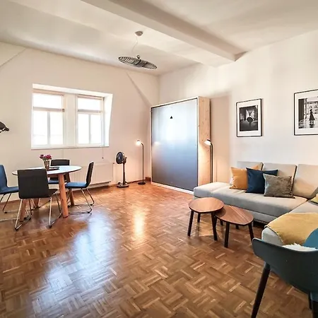 Im Paulusviertel Mit Balkon Und Fahrraedern 58 Qm Lägenhet