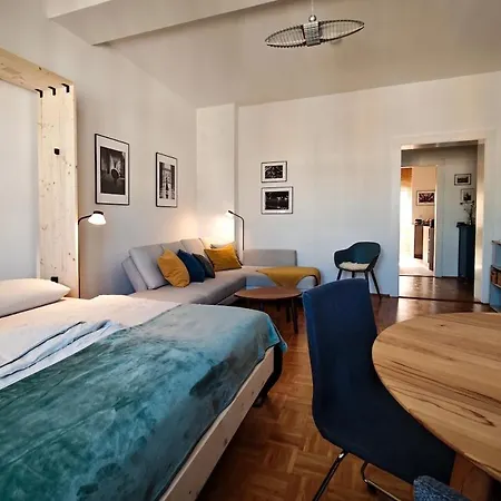 Im Paulusviertel Mit Balkon Und Fahrraedern 58 Qm Halle (Saale)