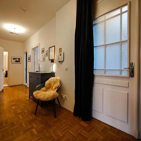 Im Paulusviertel Mit Balkon Und Fahrraedern 58 Qm Halle (Saale)