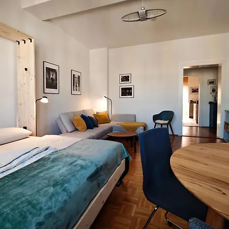 Im Paulusviertel Mit Balkon Und Fahrraedern 58 Qm Apartment Halle (Saale)