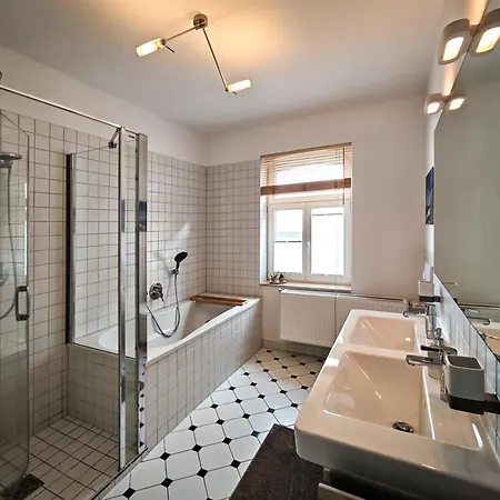 Im Paulusviertel Mit Balkon Und Fahrraedern 58 Qm * Halle (Saale)